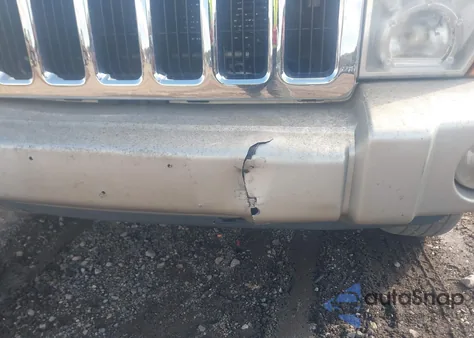 2008 Jeep Commander Sport z USA, uszkodzony, nr VIN 1J8HH48K48C117074